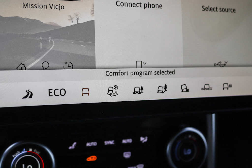 Thumbnail: 2022 Land Rover Range Rover - 24