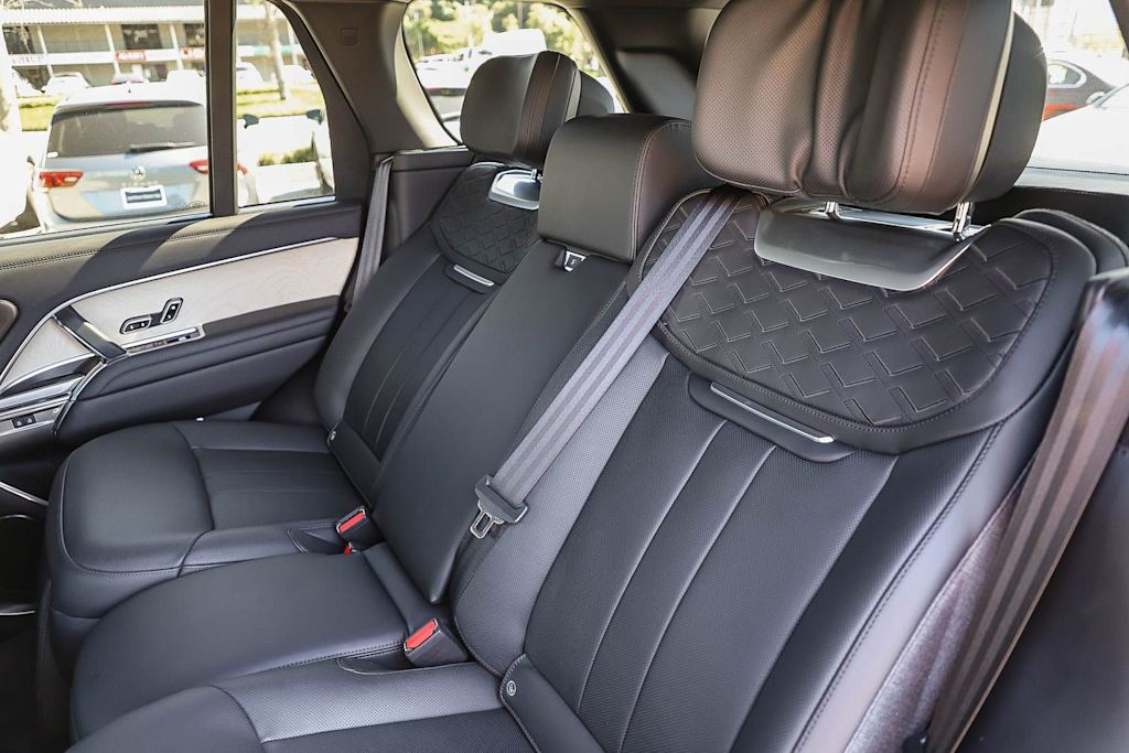 Thumbnail: 2024 Land Rover Range Rover - 21