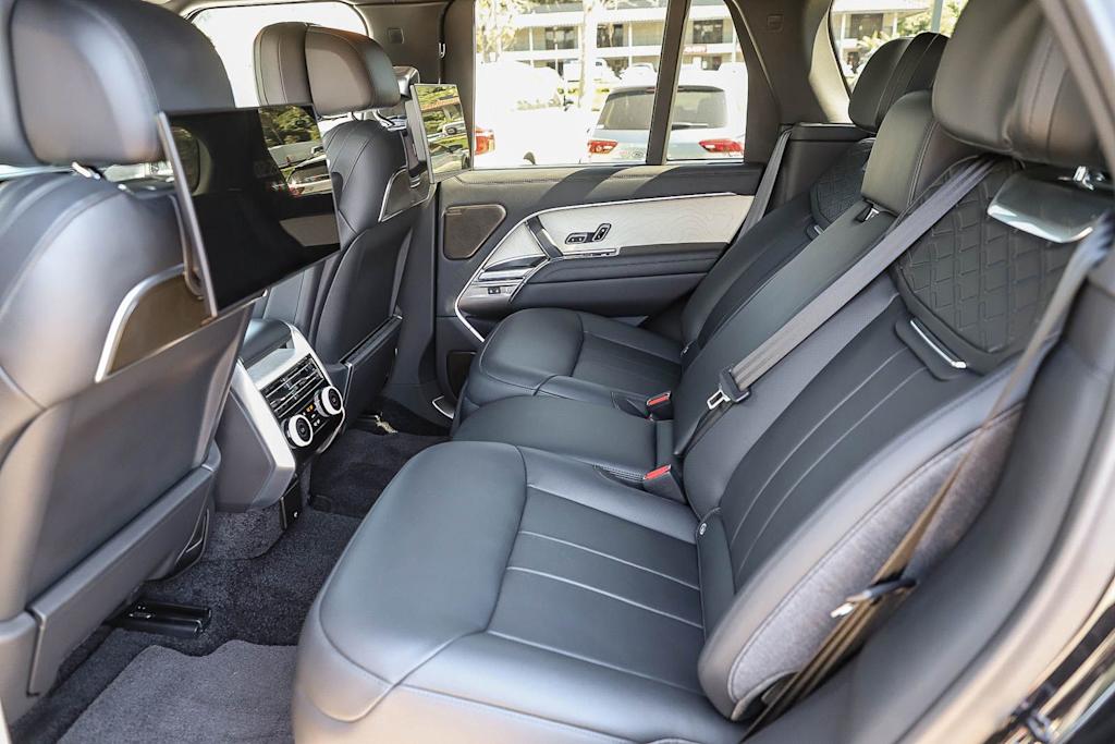 Thumbnail: 2024 Land Rover Range Rover - 10