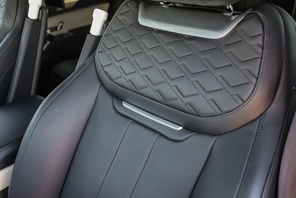 Thumbnail: 2024 Land Rover Range Rover - 31