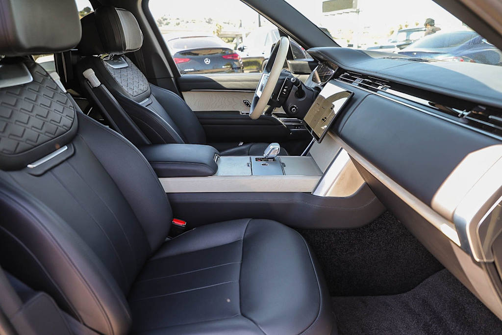 Thumbnail: 2024 Land Rover Range Rover - 8