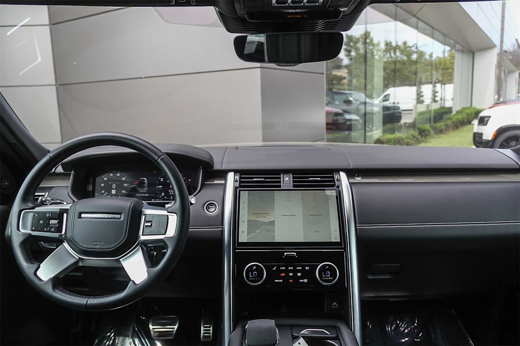 Thumbnail: 2023 Land Rover Discovery - 2