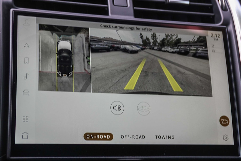 Thumbnail: 2023 Land Rover Discovery - 22