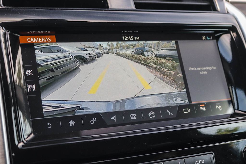 Thumbnail: 2020 Land Rover Discovery - 26