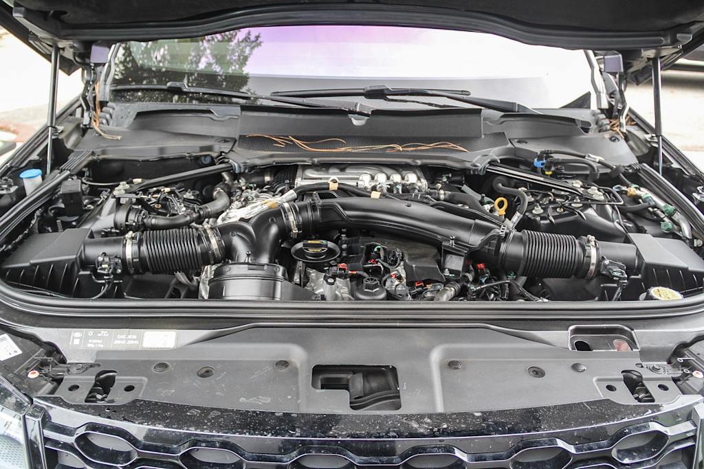 Thumbnail: 2023 Land Rover Discovery - 8