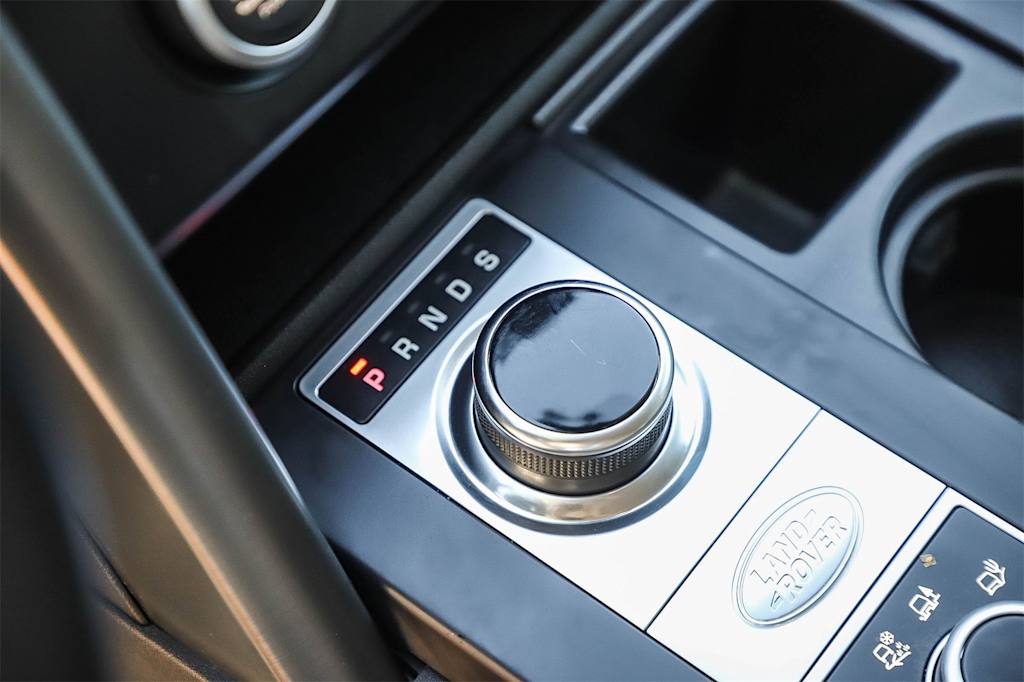 Thumbnail: 2020 Land Rover Discovery - 11