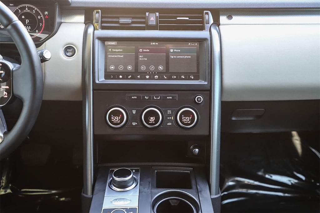 Thumbnail: 2020 Land Rover Discovery - 10