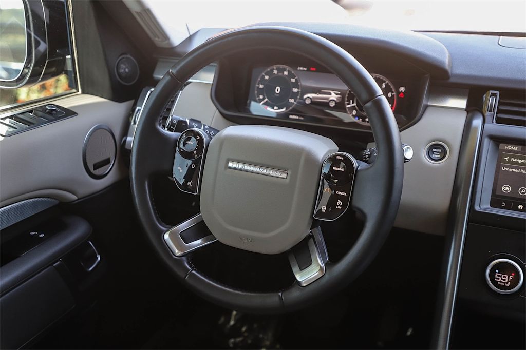 Thumbnail: 2020 Land Rover Discovery - 6