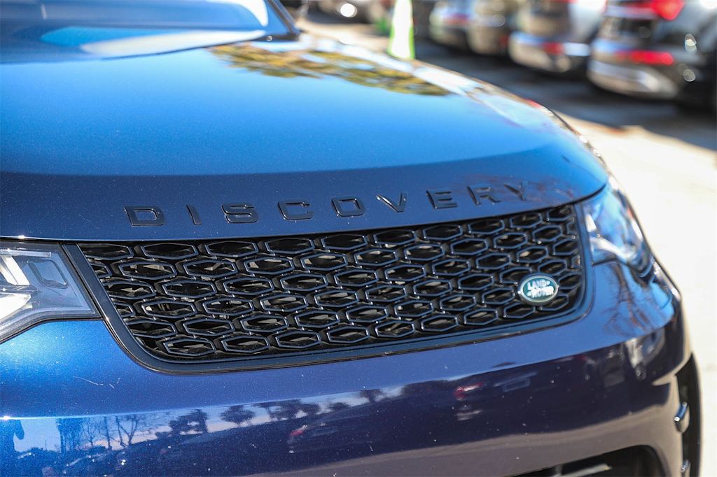 Thumbnail: 2020 Land Rover Discovery - 13