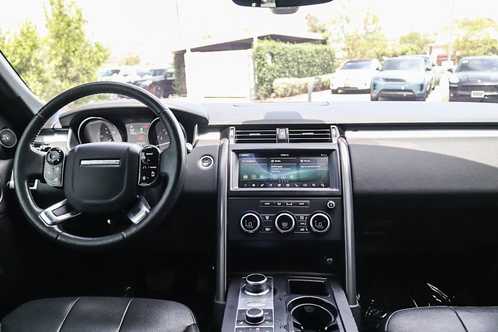 Thumbnail: 2020 Land Rover Discovery - 2