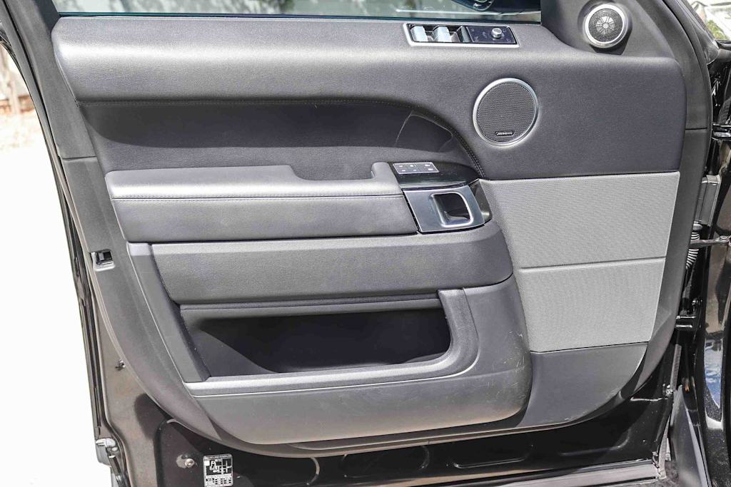 Thumbnail: 2022 Land Rover Range Rover Sport - 23