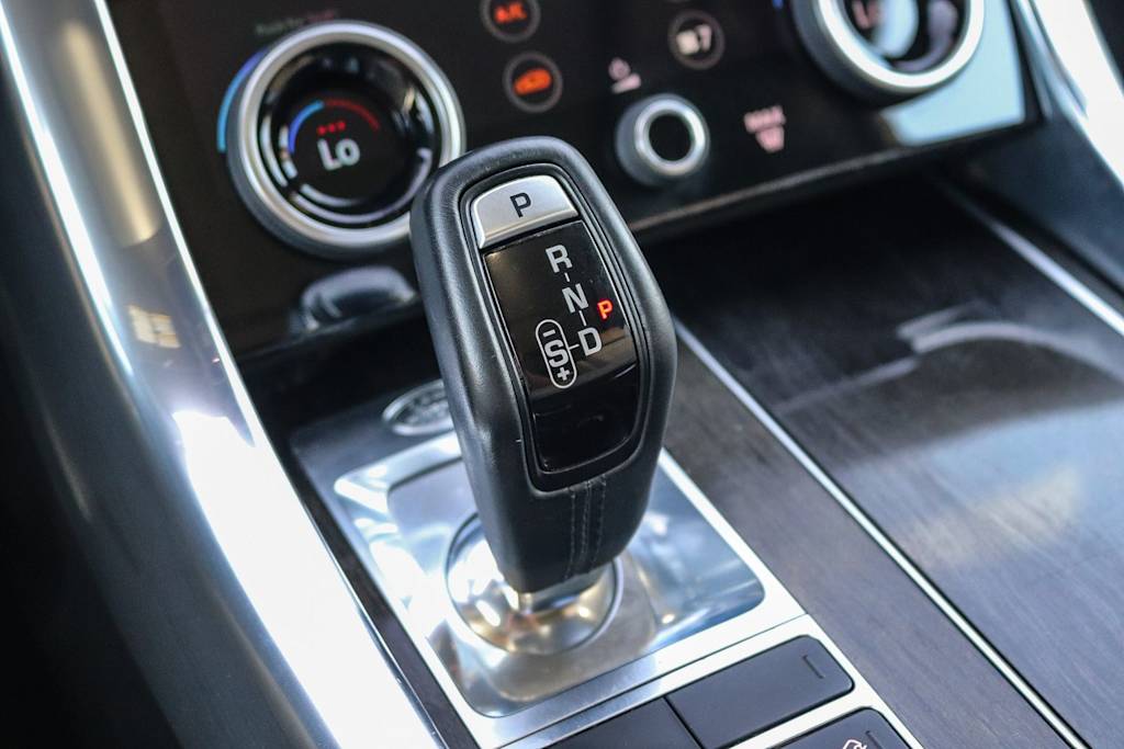 Thumbnail: 2020 Land Rover Range Rover Sport - 25
