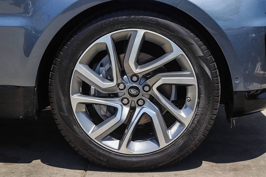 Thumbnail: 2020 Land Rover Range Rover Sport - 18