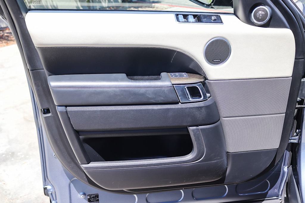 Thumbnail: 2020 Land Rover Range Rover Sport - 23