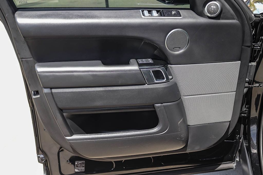 Thumbnail: 2020 Land Rover Range Rover Sport - 24
