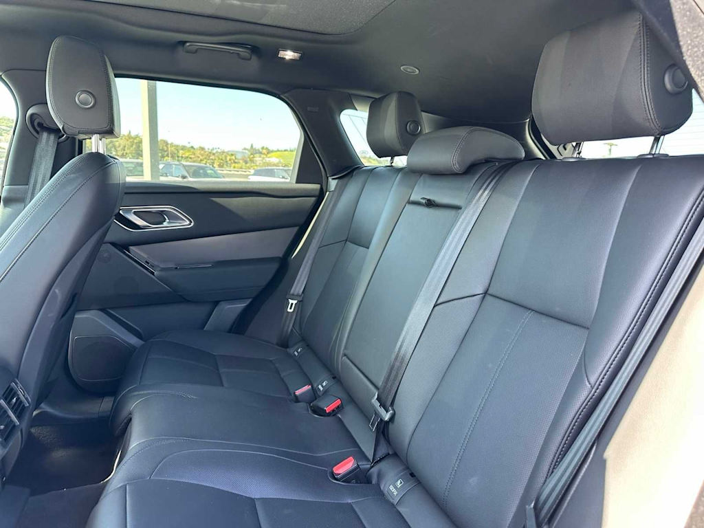 Thumbnail: 2026 Land Rover Range Rover Velar - 7