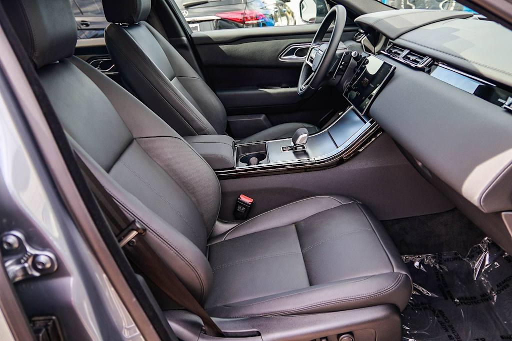 Thumbnail: 2026 Land Rover Range Rover Velar - 7