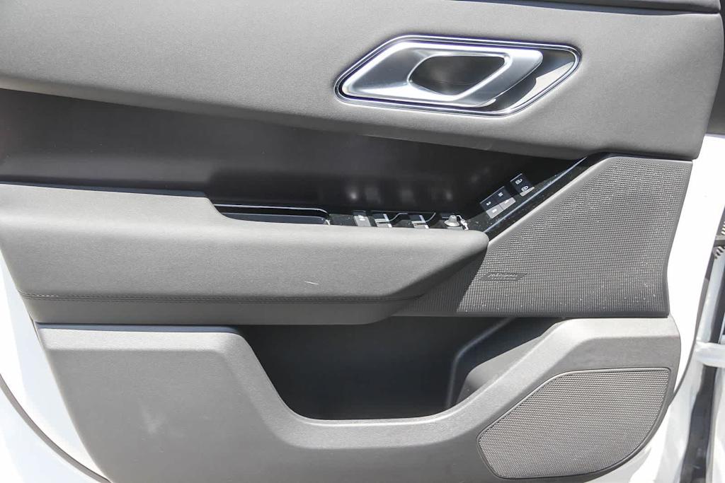 Thumbnail: 2026 Land Rover Range Rover Velar - 23