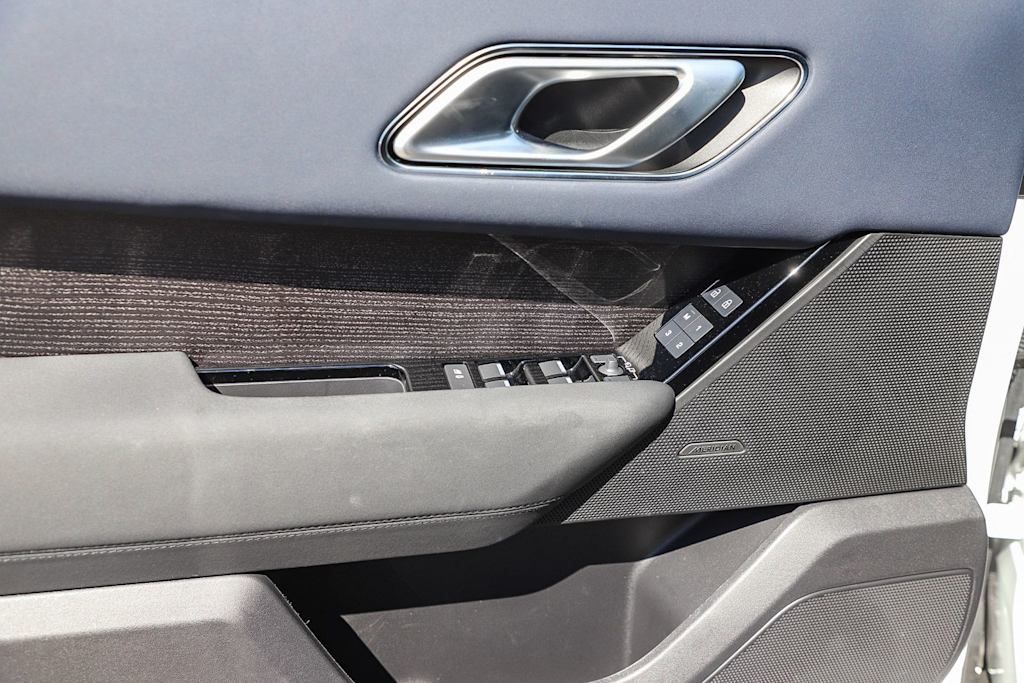 Thumbnail: 2025 Land Rover Range Rover Velar - 22