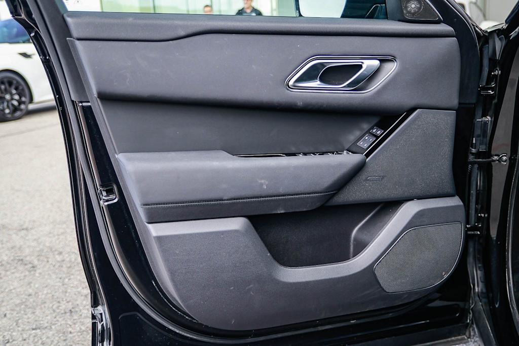 Thumbnail: 2025 Land Rover Range Rover Velar - 25