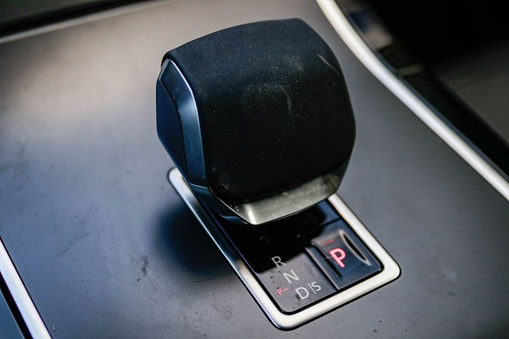 Thumbnail: 2025 Land Rover Range Rover Velar - 17