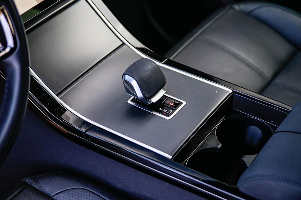 Thumbnail: 2025 Land Rover Range Rover Velar - 14