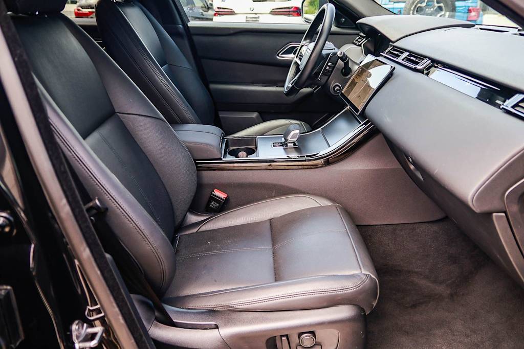 Thumbnail: 2025 Land Rover Range Rover Velar - 9