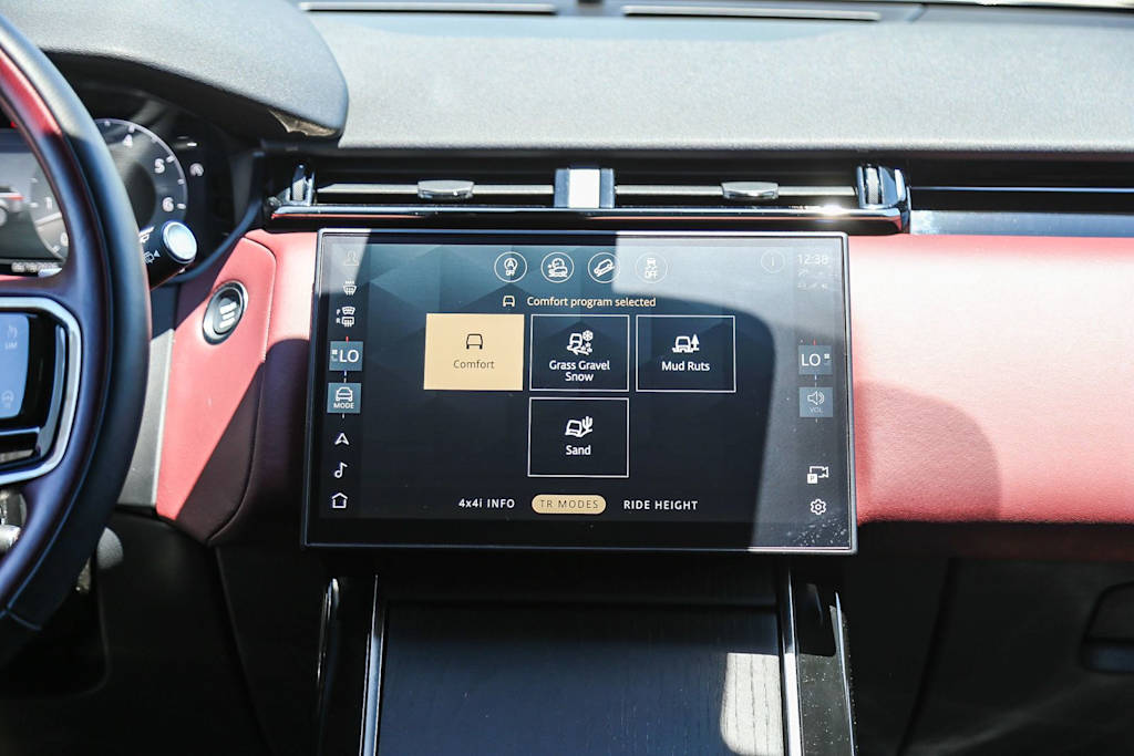 Thumbnail: 2025 Land Rover Range Rover Velar - 9