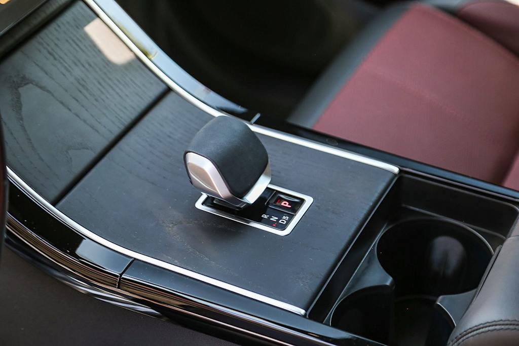 Thumbnail: 2025 Land Rover Range Rover Velar - 6