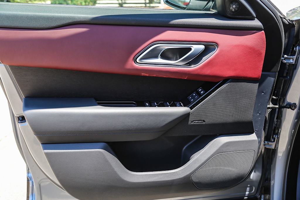 Thumbnail: 2025 Land Rover Range Rover Velar - 24