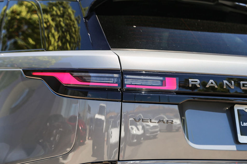 Thumbnail: 2025 Land Rover Range Rover Velar - 18