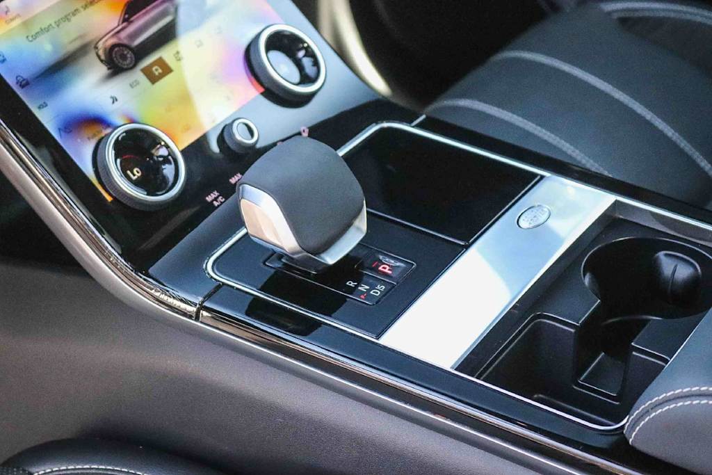 Thumbnail: 2022 Land Rover Range Rover Velar - 14