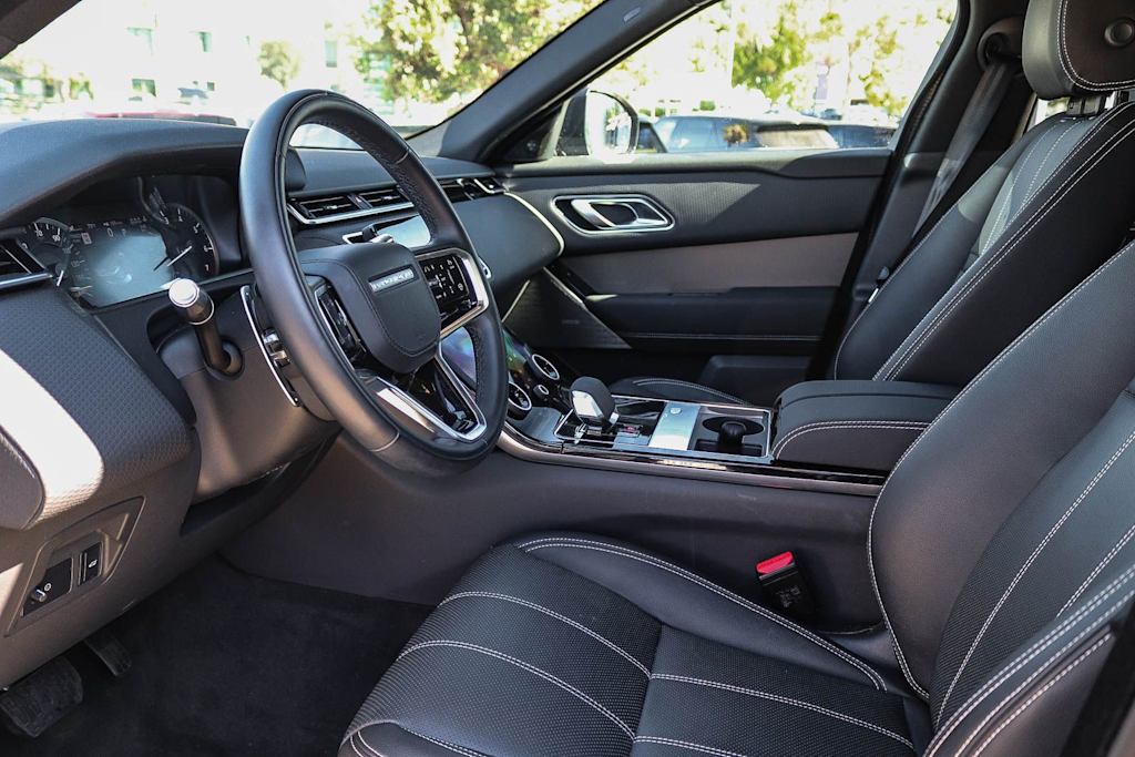 Thumbnail: 2022 Land Rover Range Rover Velar - 11