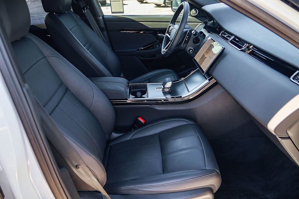 Thumbnail: 2026 Land Rover Range Rover Evoque - 8
