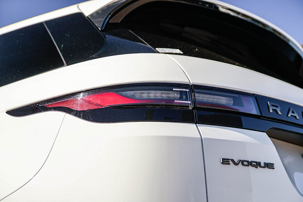 Thumbnail: 2026 Land Rover Range Rover Evoque - 18