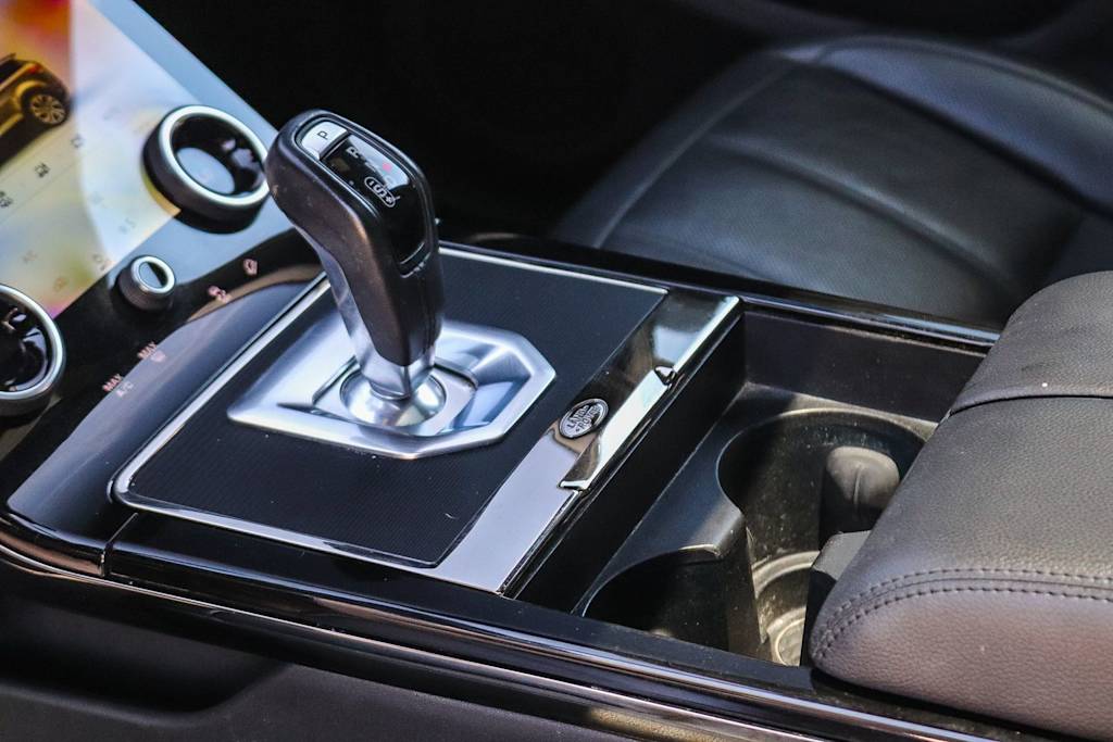 Thumbnail: 2021 Land Rover Range Rover Evoque - 15