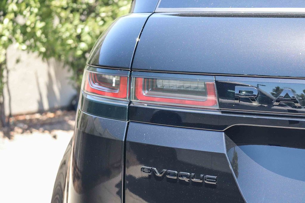 Thumbnail: 2023 Land Rover Range Rover Evoque - 18