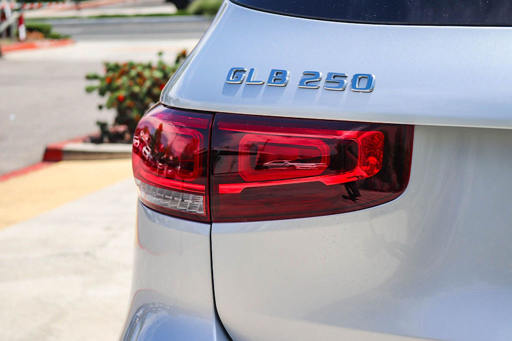 Thumbnail: 2023 Mercedes-Benz GLB - 17