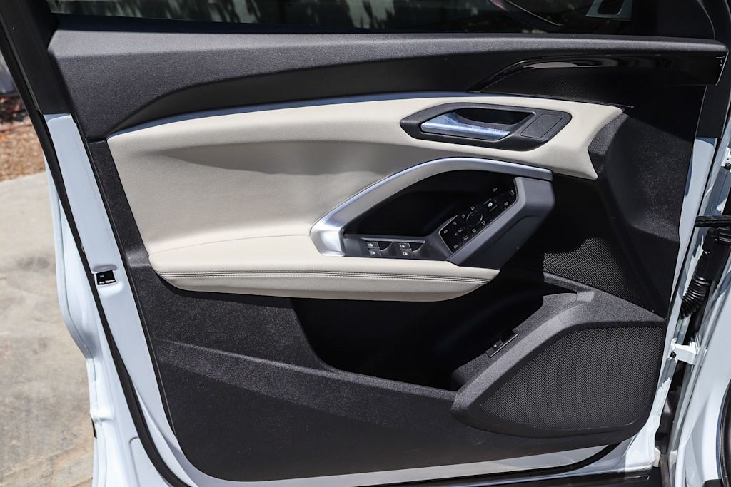 Thumbnail: 2025 Audi Q5 - 24