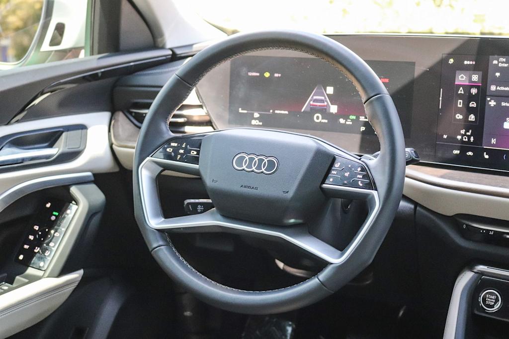 Thumbnail: 2025 Audi Q5 - 9