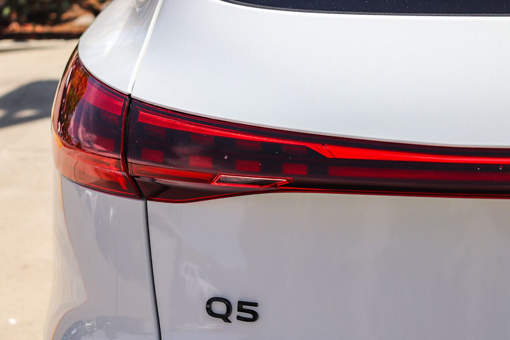 Thumbnail: 2025 Audi Q5 - 19