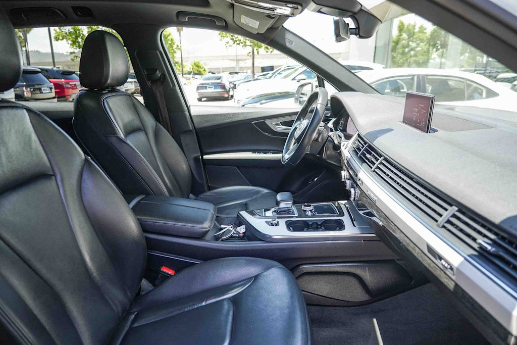 Thumbnail: 2019 Audi Q7 - 9