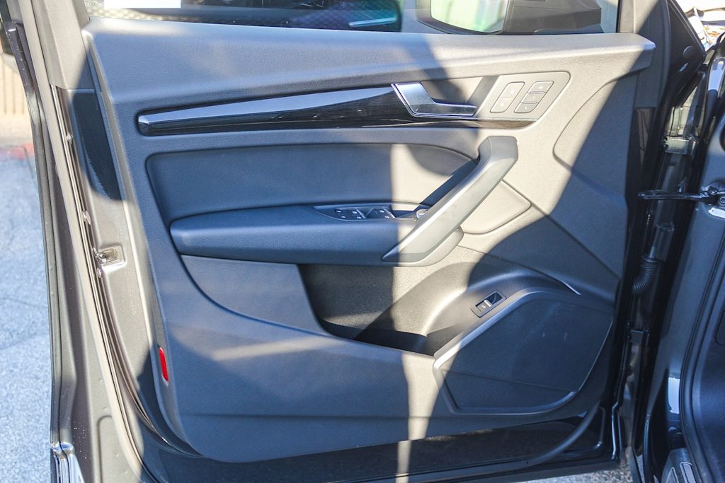 Thumbnail: 2020 Audi Q5 - 20