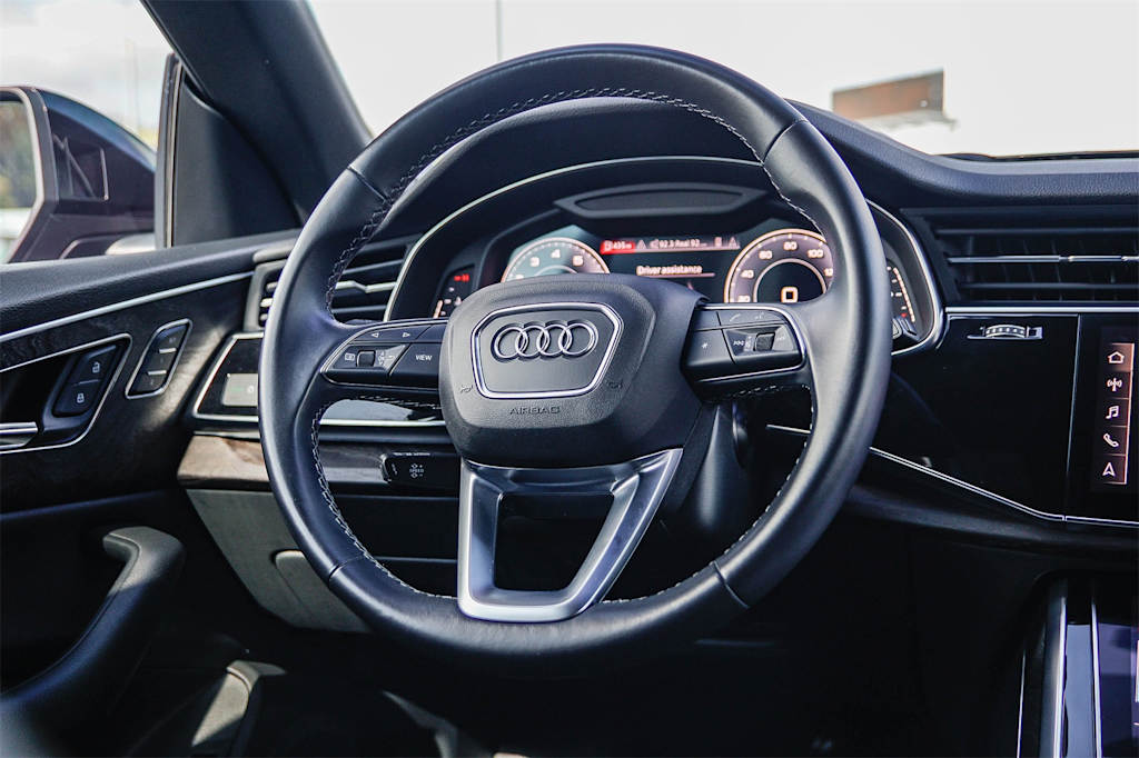 Thumbnail: 2021 Audi Q8 - 2