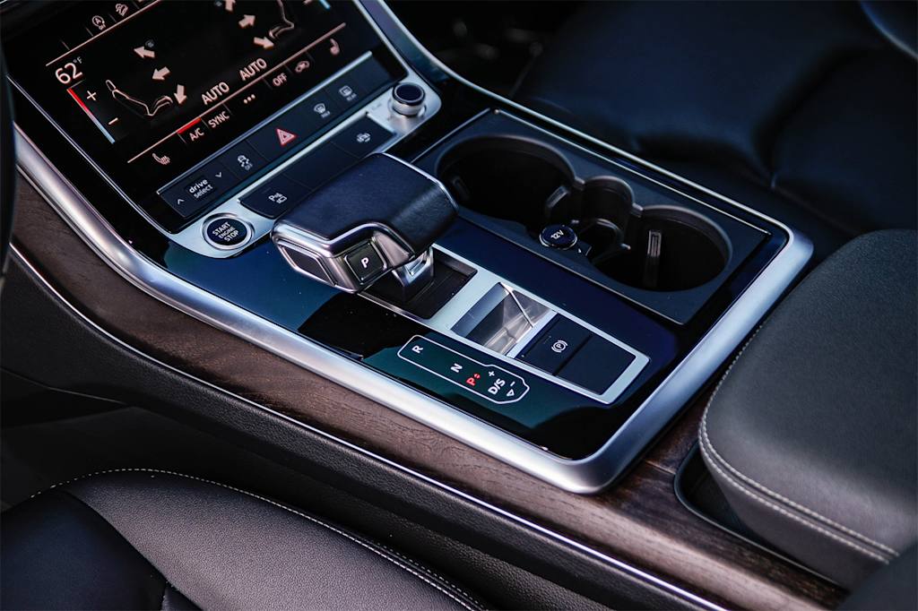 Thumbnail: 2021 Audi Q8 - 4