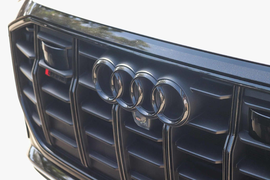 Thumbnail: 2023 Audi SQ8 - 6