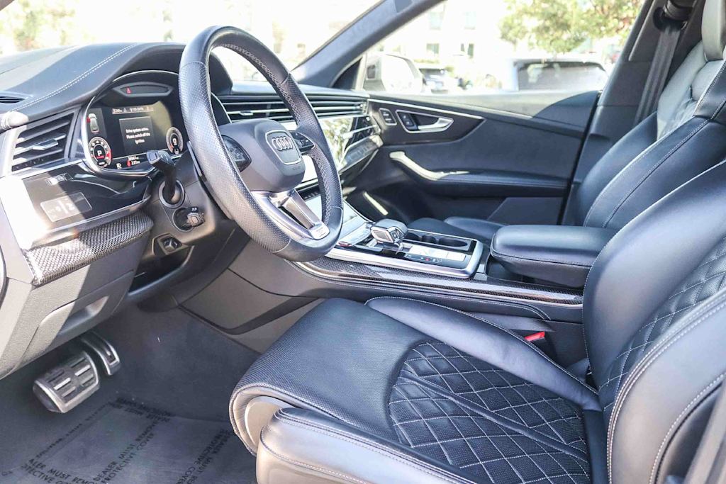 Thumbnail: 2023 Audi SQ8 - 10