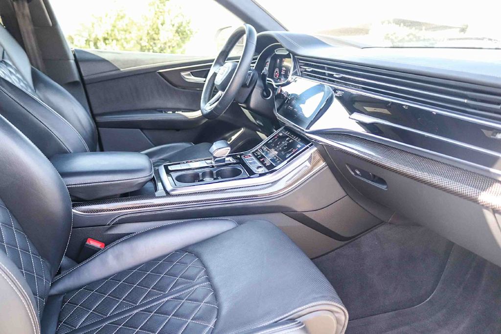 Thumbnail: 2023 Audi SQ8 - 13