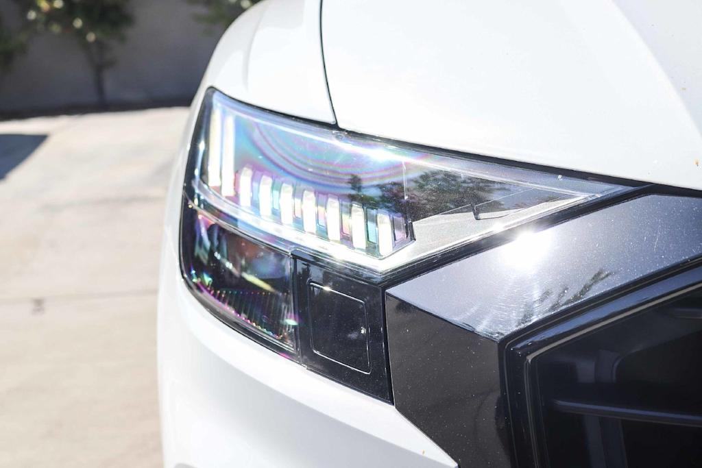 Thumbnail: 2023 Audi SQ8 - 21