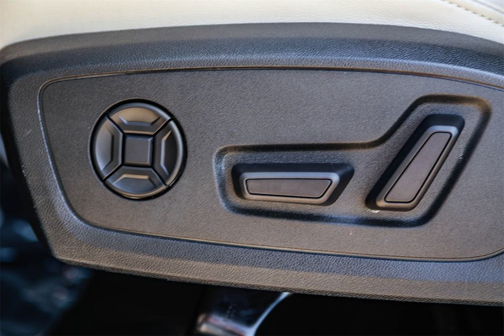 Thumbnail: 2022 Audi Q3 - 22